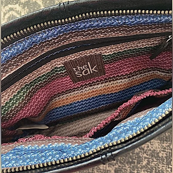 NWOT The Sak Black 100% Leather Versatile Clutch Purse - Picture 2 of 3